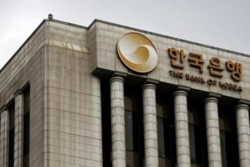 South Korea holds interest rates but easing expectations grow