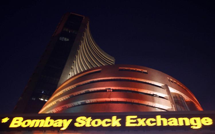 India : Profit booking drags Sensex 111 pts; Fed, BoJ decisions eyed