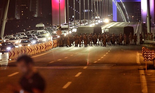 Turkey : PM Binali Yildirim says attempted coup underway, calls for calm