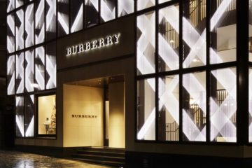 UK : Burberry gets a new boss; stock races up