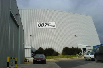 UK : Studio behind James Bond films to be sold for $425 million