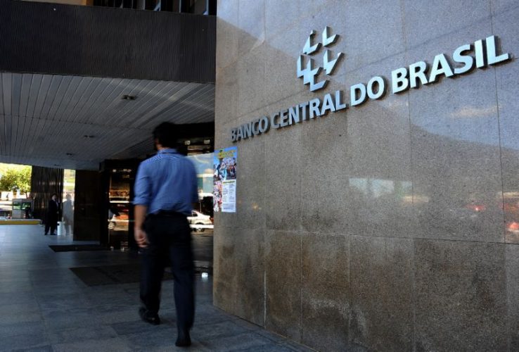 Brazil keeps rates steady, but opens door for cuts if inflation eases