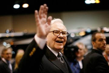 US : Warren Buffett’s Berkshire Hathaway Boosts Apple Stake, Sells Walmart