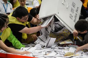 Hong Kong : China wary as election exposes underlying strains