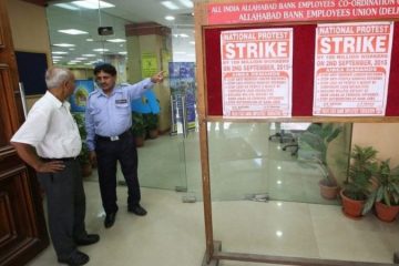 India workers’ strike hits transport services, banks