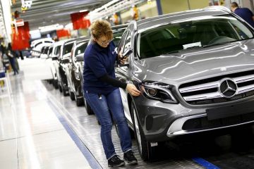 Germany : Weak trade put brakes on growth in third quarter