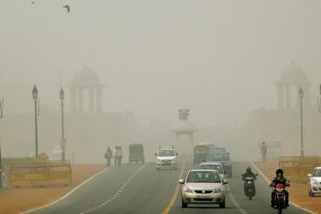 India : Delhi under cloud of smog, considers traffic measures to ease pollution