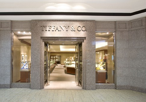 US : Jeweler Tiffany posts first sales rise in eight quarters