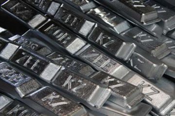 London Zinc charges to 9-yr high, lead hits 5-yr high