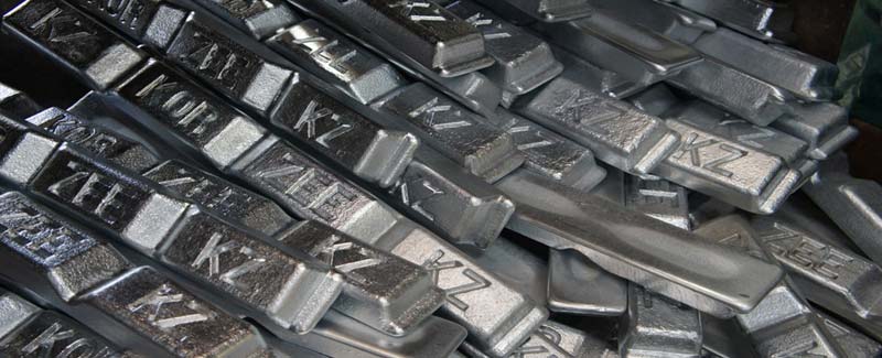 London Zinc charges to 9-yr high, lead hits 5-yr high