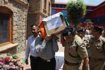 Policeman beaten to death by enraged crowd in Kashmir