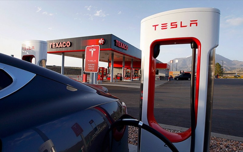 Oil has a Tesla problem. But when will it hit?