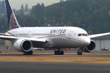 United shares sink 12% after CEO admits airline is in a ‘competitive hole’