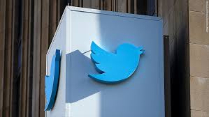 Twitter revenue beats, sees rise in daily users viewing ads