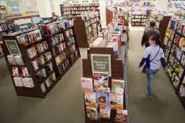 Barnes & Noble is in big trouble in more than one way