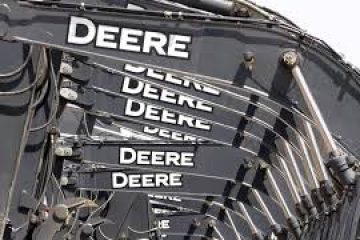 Deere warns of lower profits in 2020 on lingering trade tensions