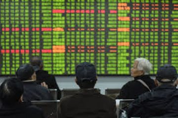 Chinese markets plunge as rising virus death toll fuels fears for global growth