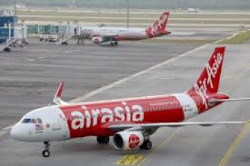 Malaysia’s AirAsia founders not taking salary; staff accepts up to 75% pay cut