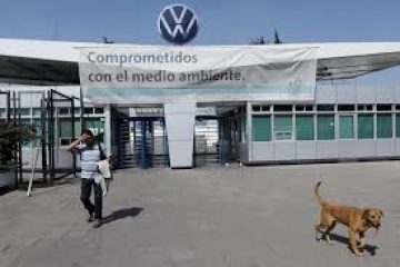 Mexico green lights auto industry restart, heeding U.S. calls