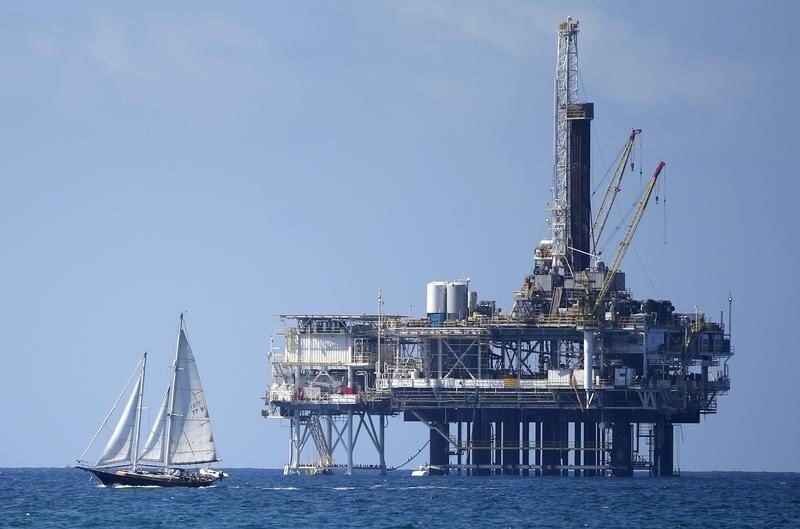 Oil rises as storm approaches Gulf of Mexico production hub