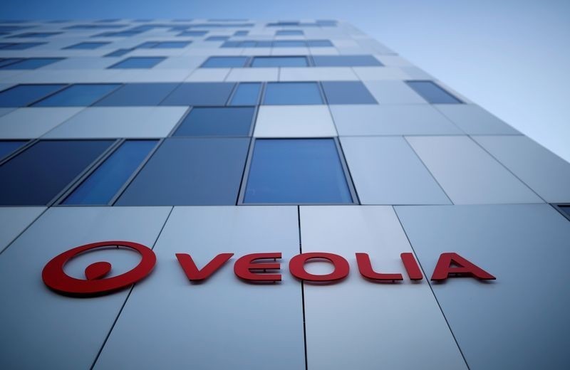 France’s Veolia advances towards $13 billion Suez takeover despite hiccups