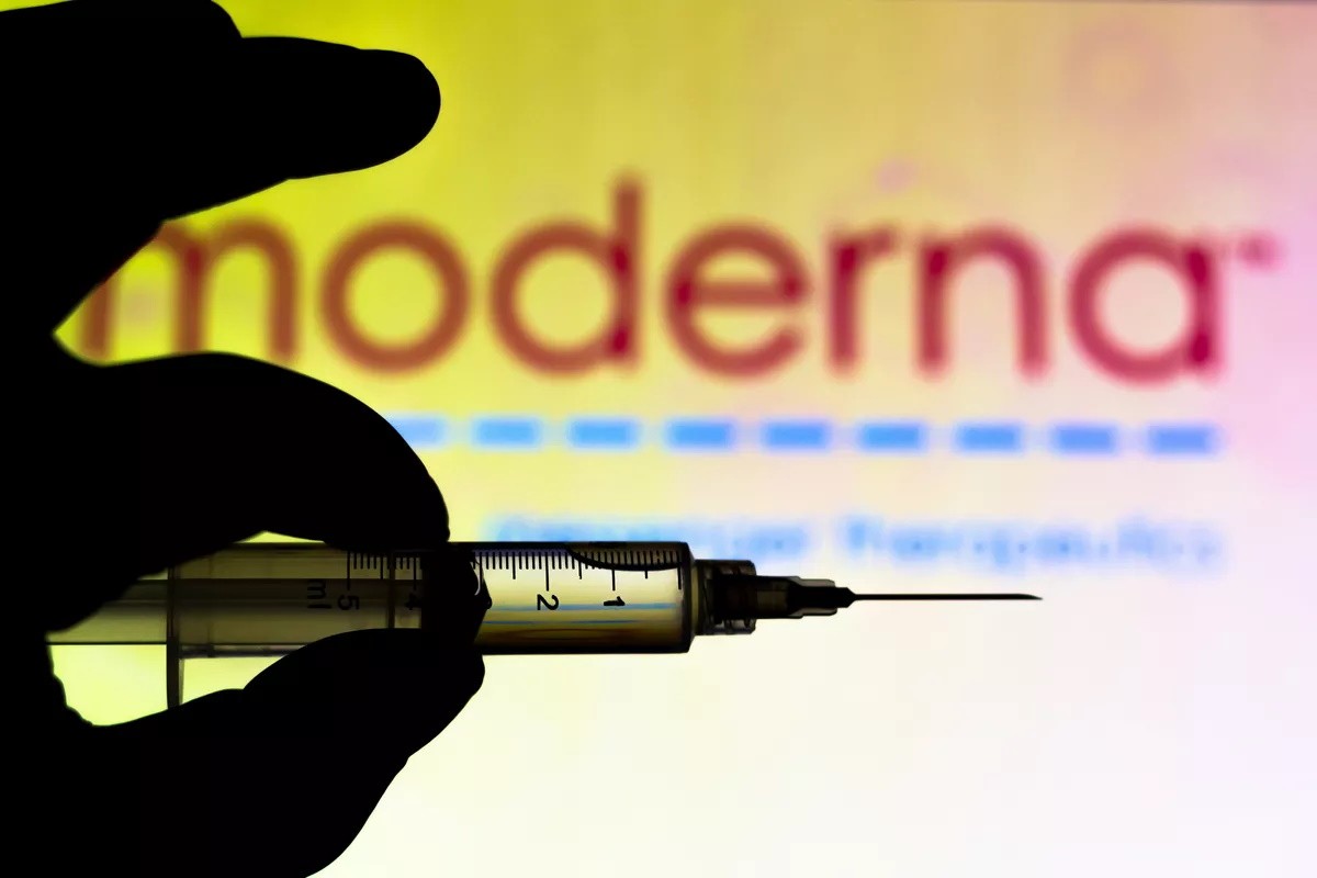 Moderna vaccine is 94.5% effective in preventing COVID-19 and need no special refrigeration