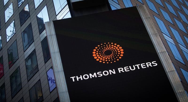 Thomson Reuters revenue rise, cash flow outlook lift shares