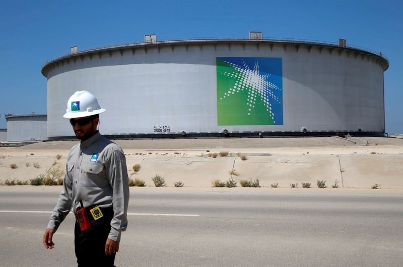 Saudi Aramco beats quarterly profit forecast, maintains dividend