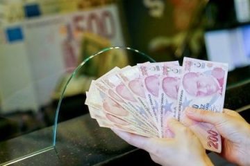 Turkish lira at all-time low 9.85 after Erdogan seeks expulsions