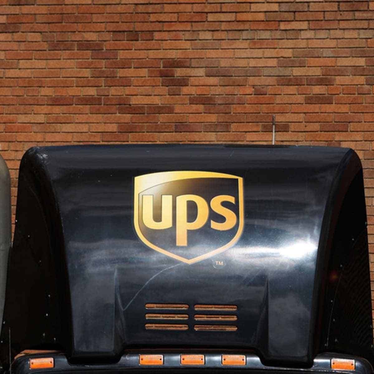 UPS delivers profit, revenue beat on e-commerce demand