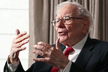 Is Warren Buffett Going to Do Anything With $150 Billion?