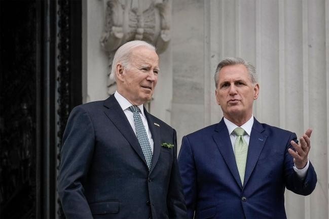 Biden, McCarthy Attempt to Revive Budget Talks as Debt Default Looms