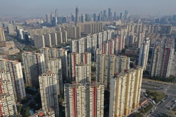 China Stabilizes, in the Shadow of Country Garden and Evergrande