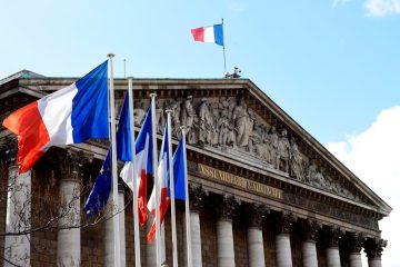Investors get the centrist government in France