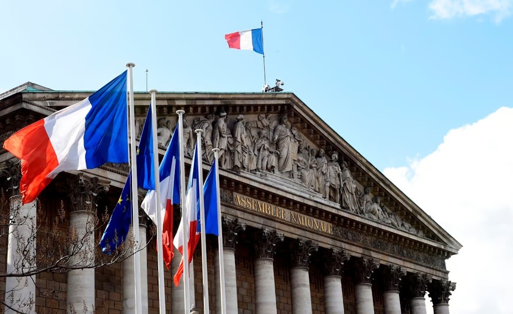 Investors get the centrist government in France