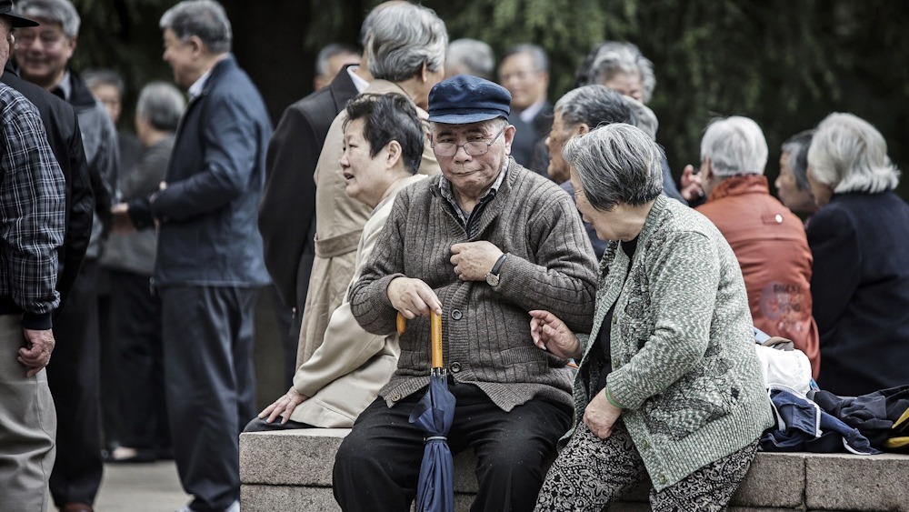 China increasing its low retirement age