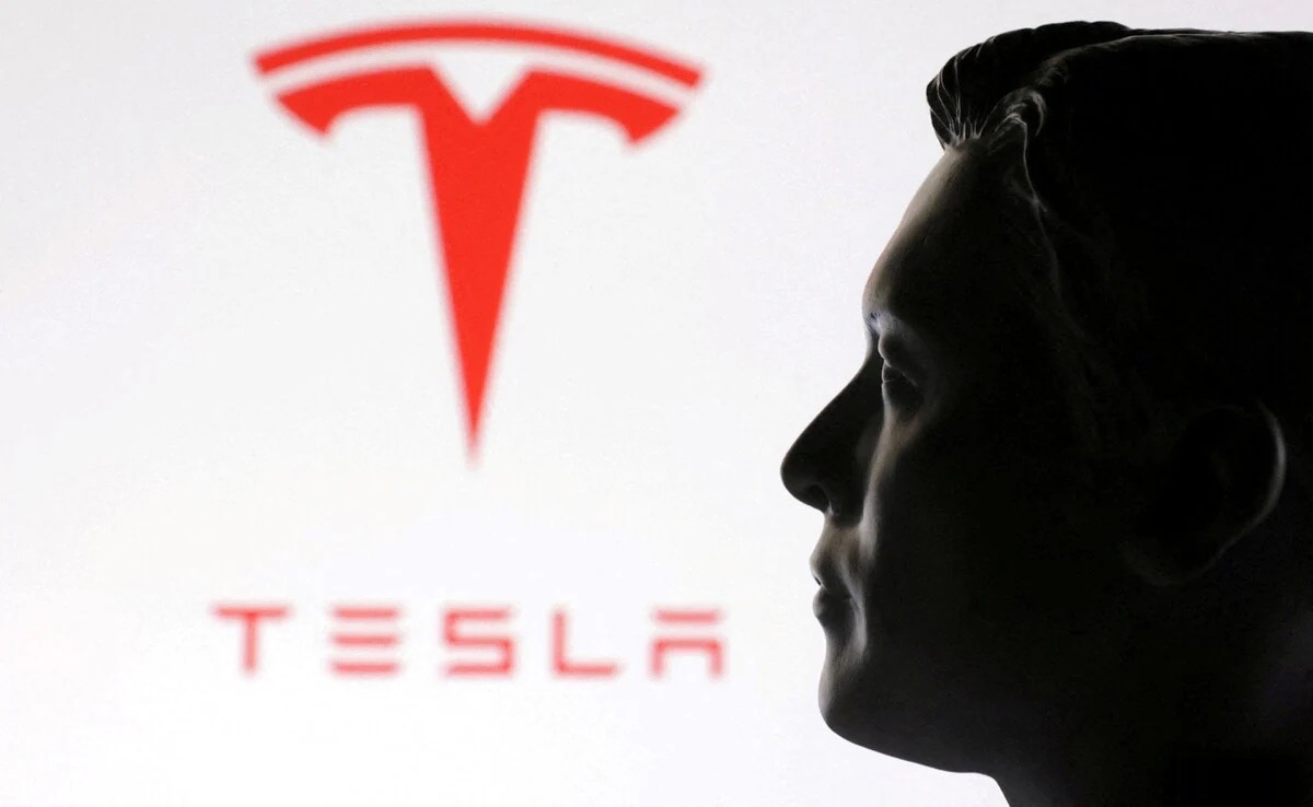 Tesla’s drops $380 billion after Musk calls Trump’s measure a ‘disgusting abomination’