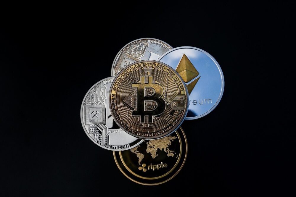 Crypto markets tread carefully as BTC hovers below $91k