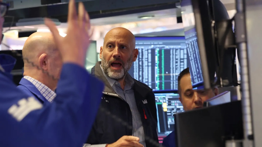 S&P 500 Rally Faces Bond Market Pressure