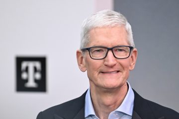 Apple Accelerates CEO Transition as Tim Cook Set to Depart Next Year