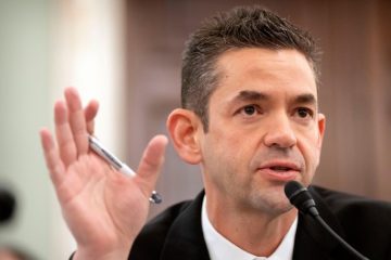 Nasa Chief Ignites SpaceX-Blue Origin Showdown for Moon Mission