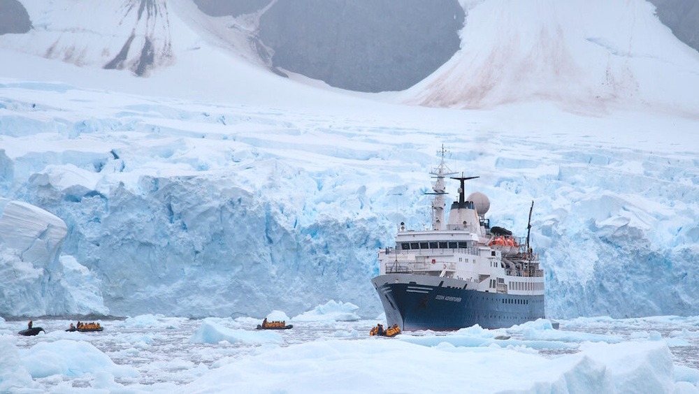 Antarctic tourism growth raises pollution, illness concerns
