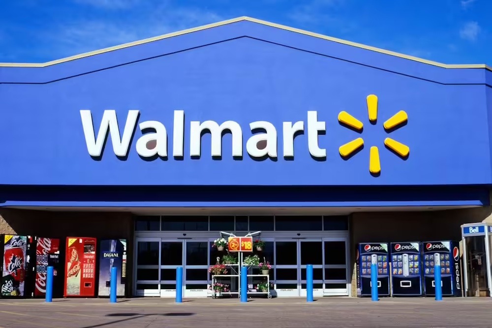 Walmart maintains cautious annual goals, shares drop 7%