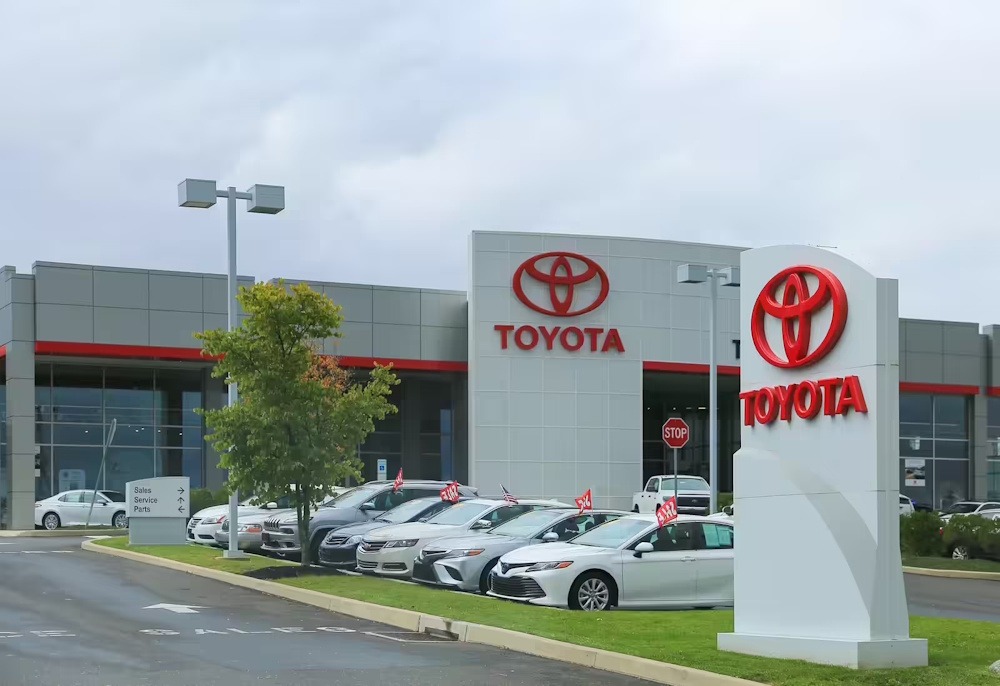 Toyota announces $6.3 billion buyback and raises annual outlook
