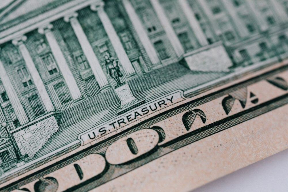 Oil prices push US benchmark yield to 2002 high